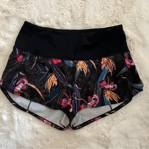 Lululemon Veiled floral multi-black size 6 Speed Up Mid-Rise Lined Short 2.5” - Picture 3 of 4